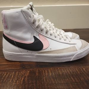 Blazer Mid '77 SE GS 'White Arctic Punch